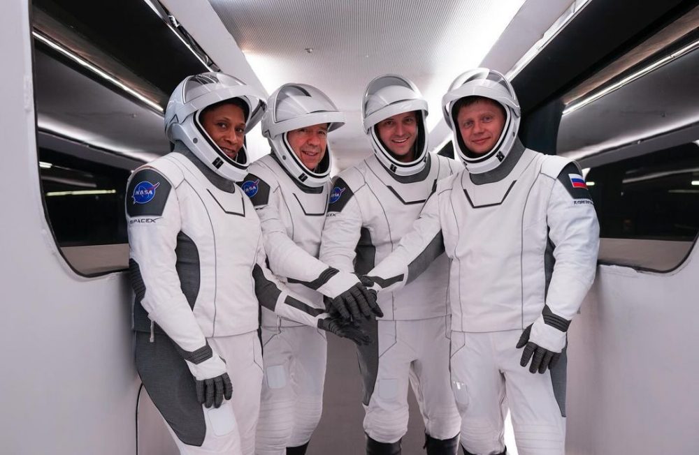 Elon Musk Breaks Silence on Rumors About SpaceX Stock Sale